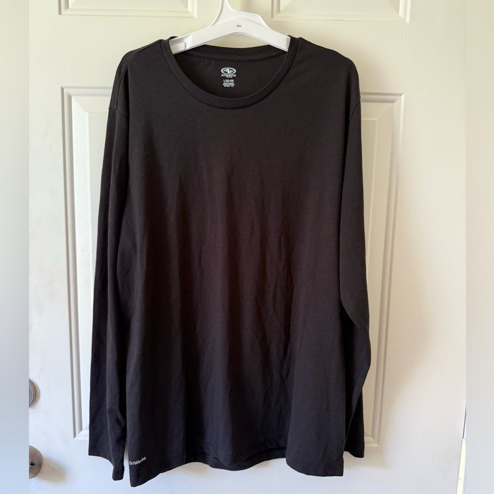 Athletic Men's Black Long Sleeve Shirt